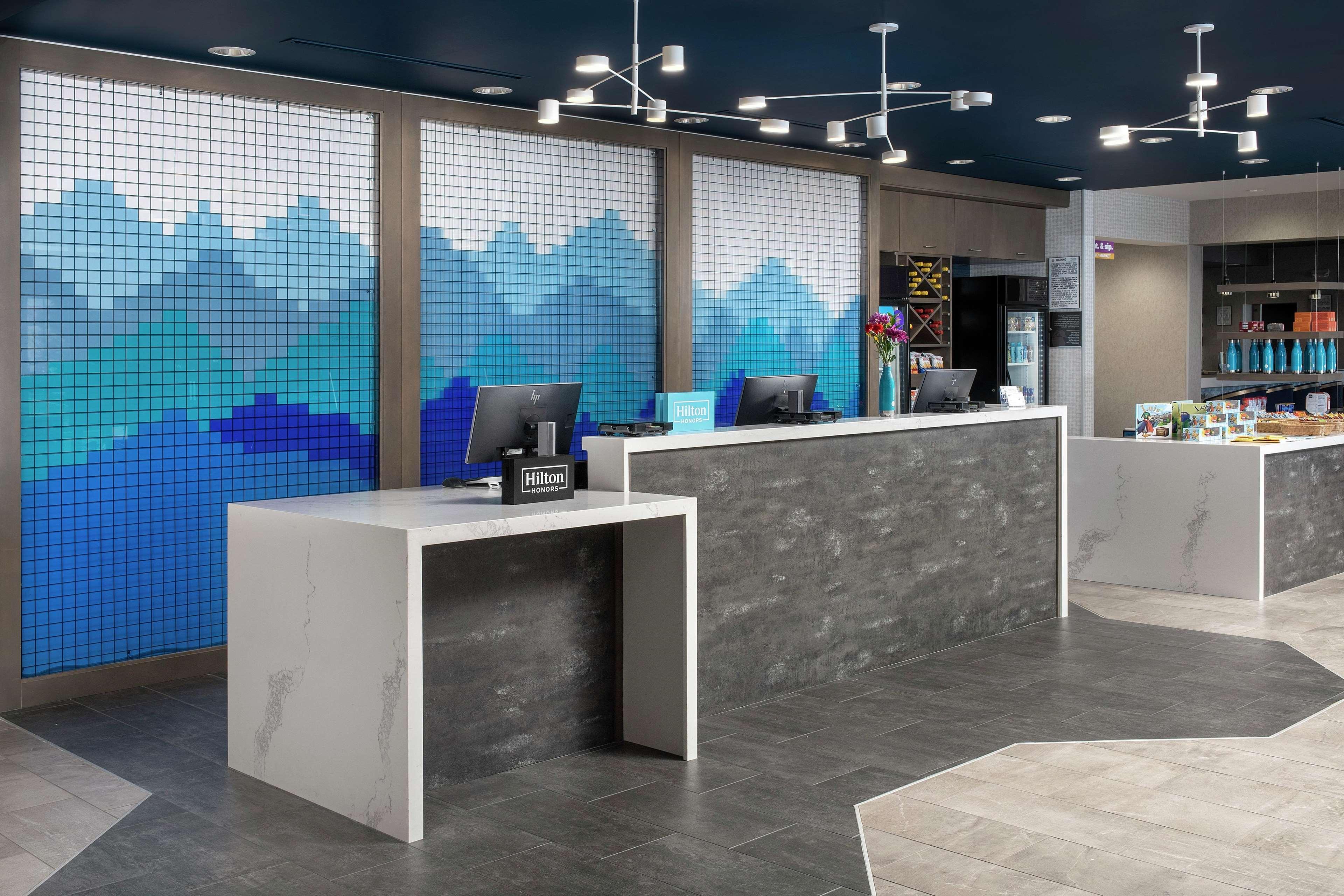 Hotel Homewood By Hilton Airport Tower Road 3*