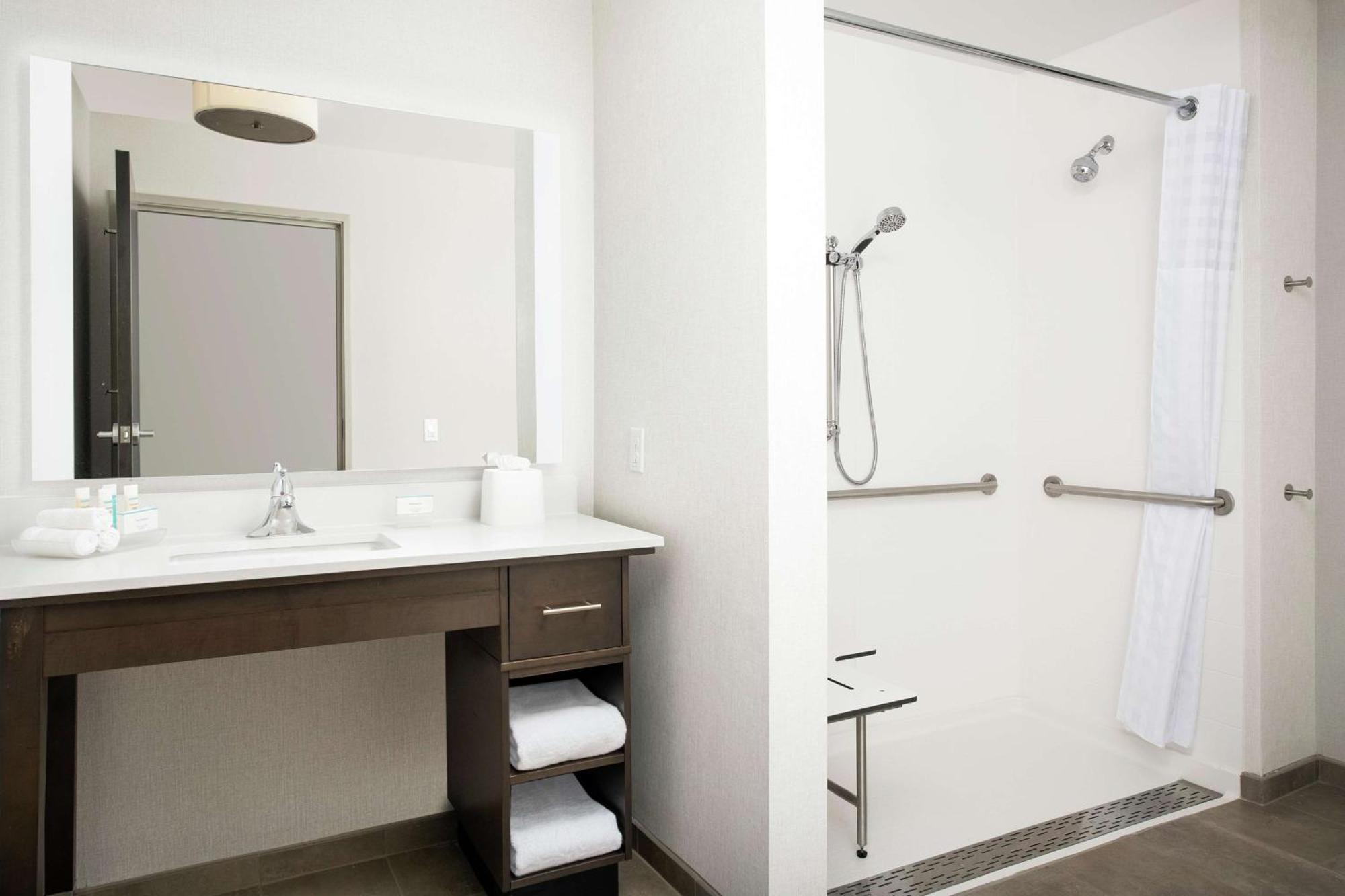 Homewood By Hilton Airport Tower Road Hotel 3*