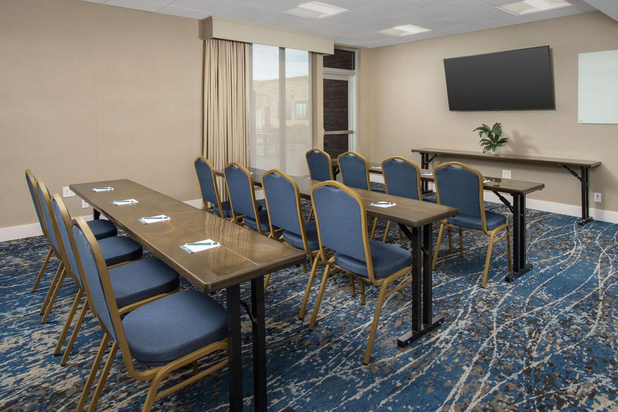 Homewood By Hilton Airport Tower Road Hotel DEN