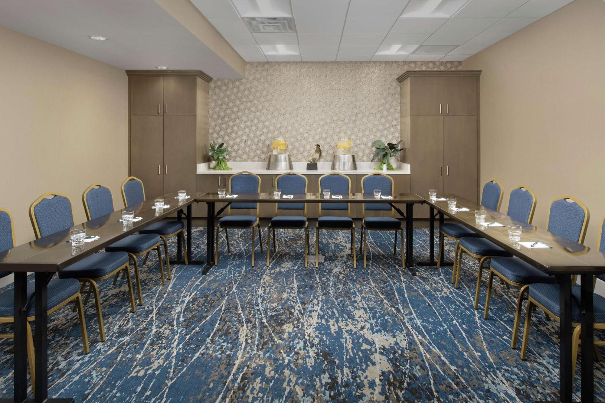 Homewood By Hilton Airport Tower Road Hotel