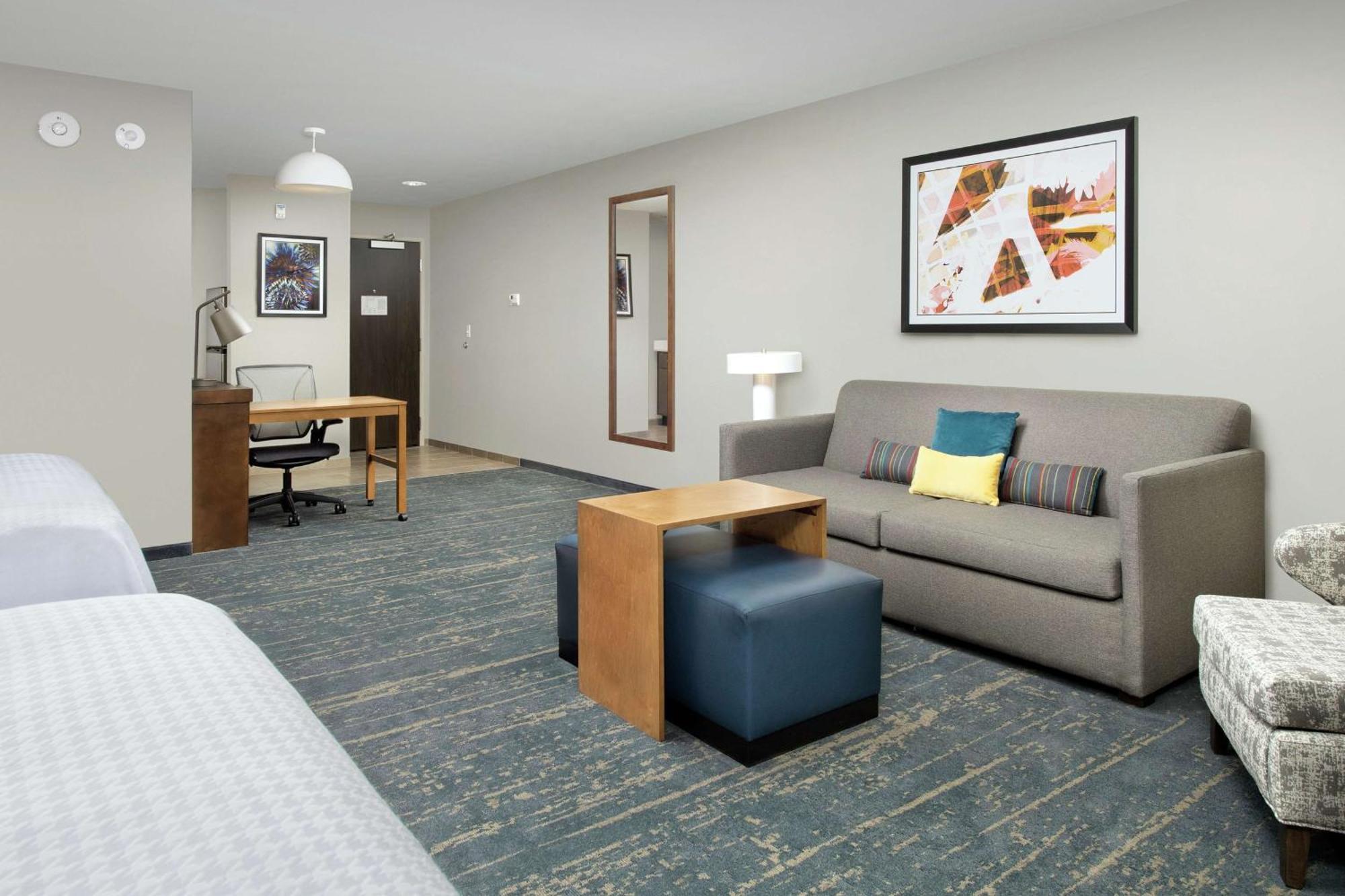 Hotel Homewood By Hilton Airport Tower Road 3*