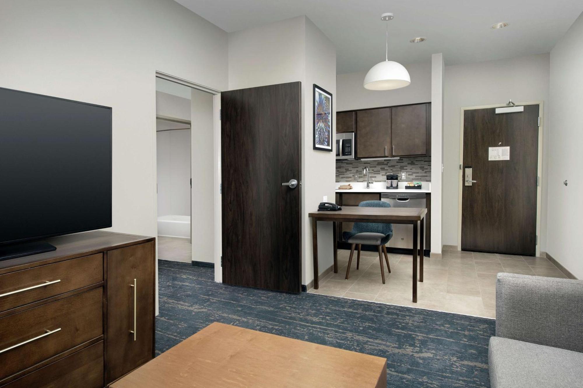 Homewood By Hilton Airport Tower Road Hotel 3*